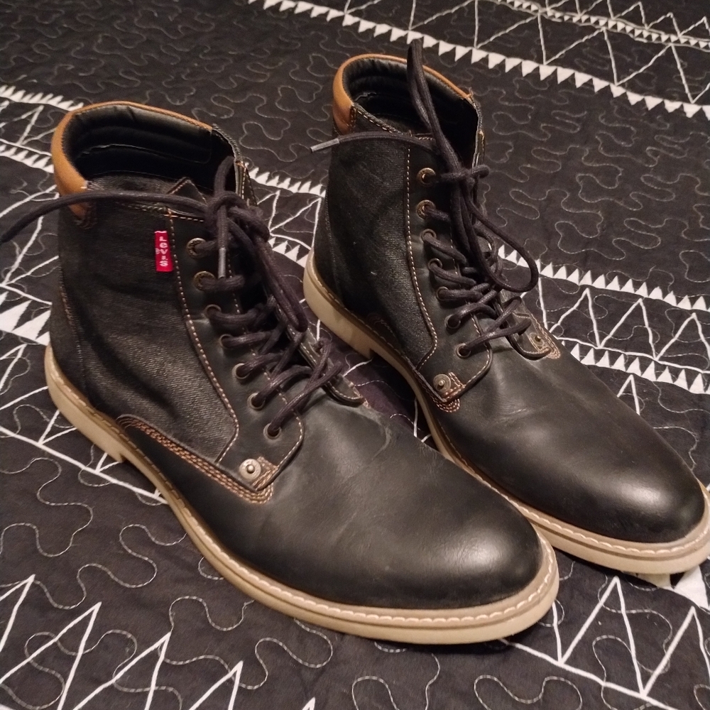 Levis Mens Black Leather Boots